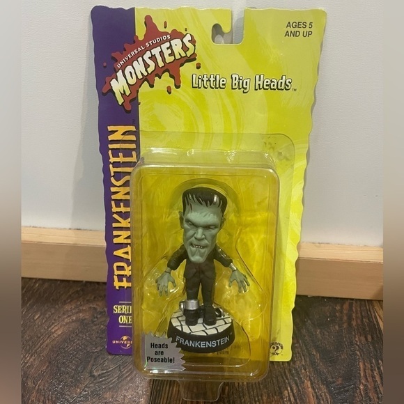 Universal Studios Monsters Frankenstien - Picture 1 of 2